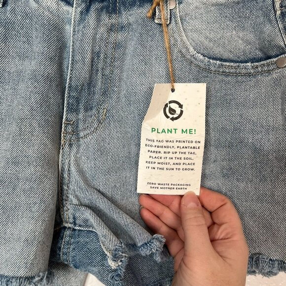 PTCL Womens Light Wash Denim Mid Rise Cut Off Fray Hem Jean Shorts 24 - Picture 5 of 13
